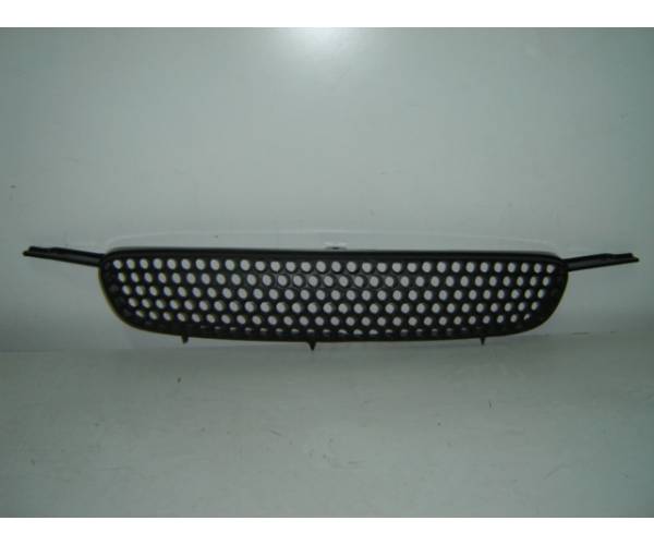 PARRILLA (NEGRA) Toyota Corolla Sedan...